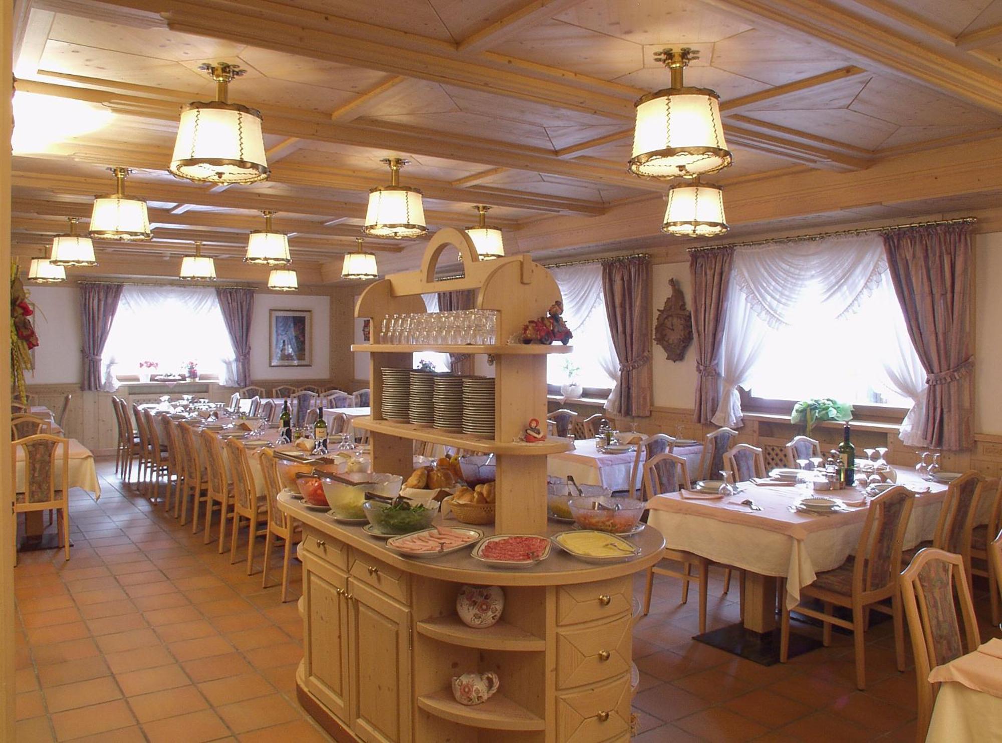 Hotel Villa Jolanda Ziano di Fiemme Dış mekan fotoğraf